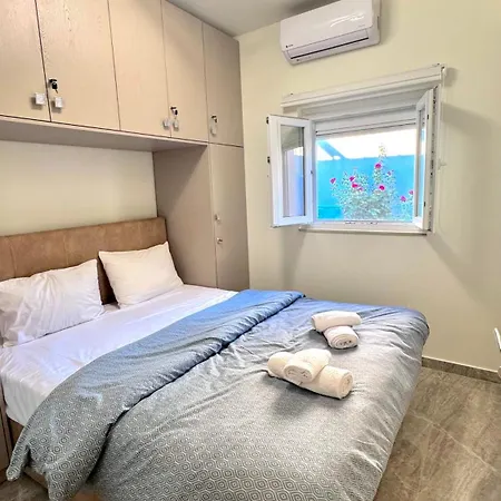 With Garden Deluxe Apartment